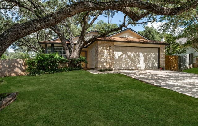 6418 Ridgehurst