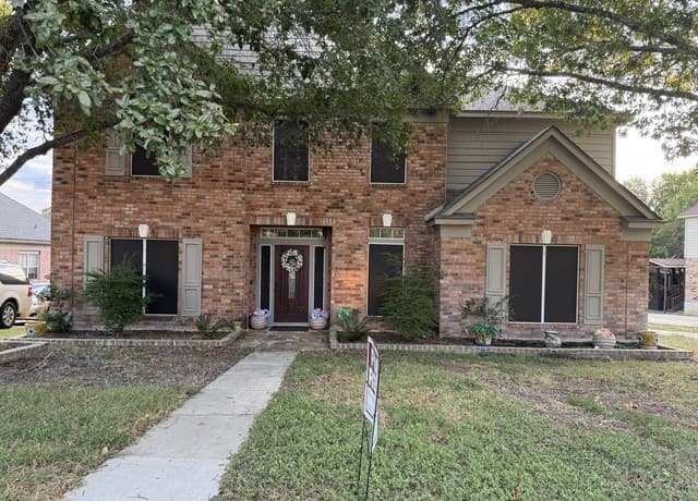 8746 London Heights