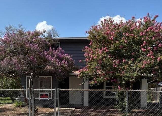 3107 Golden Ave