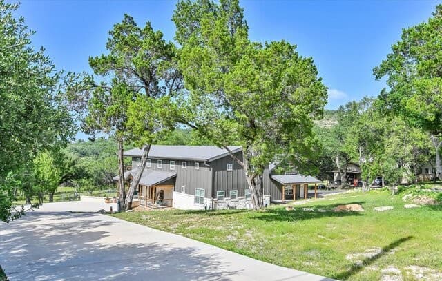 349 White Oak Dr