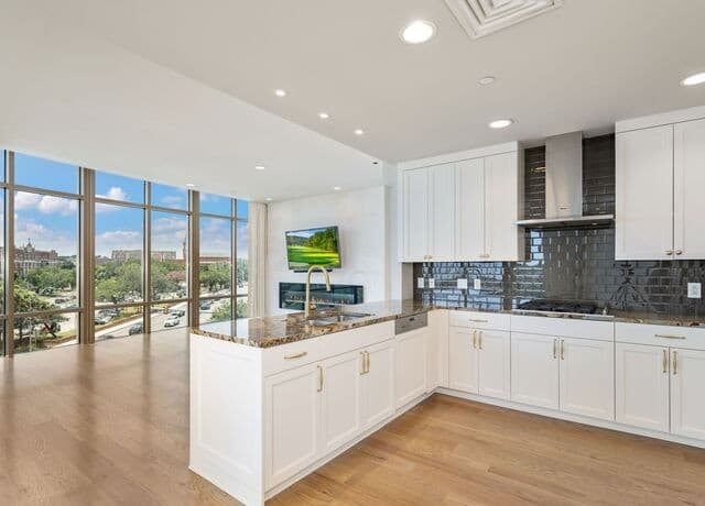 4242 Broadway Street Unit 304