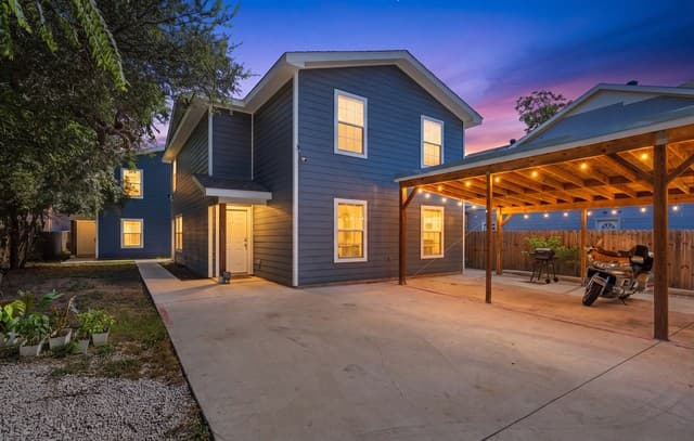 1535 W Laurel
