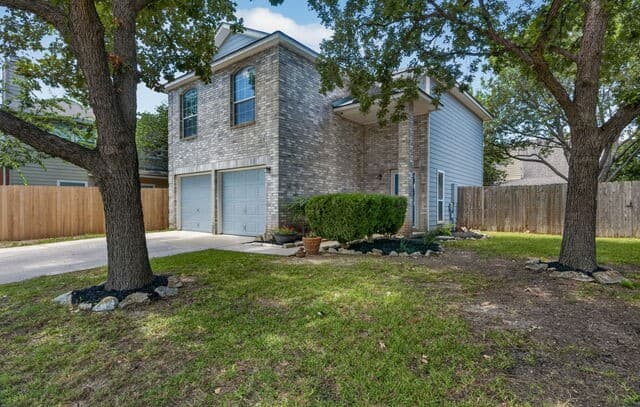 104 Stone Creek Cir