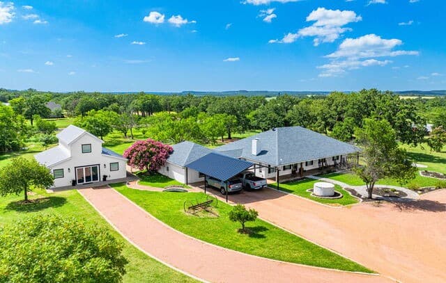 411 Emerald Loop