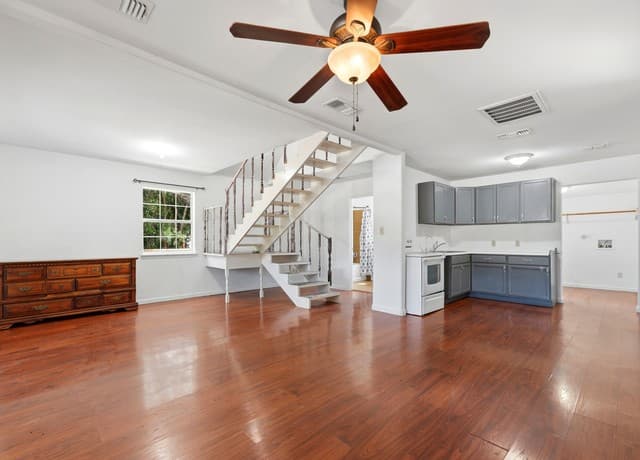 301 Madrona Ln