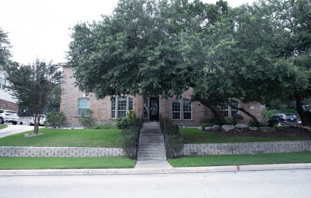 3325 Navasota