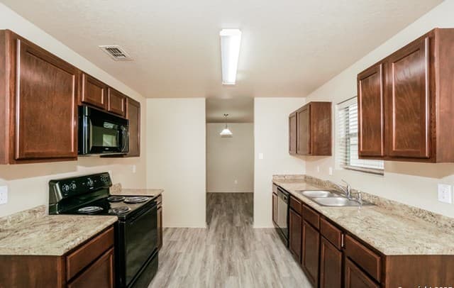 5914 Aspen Garden