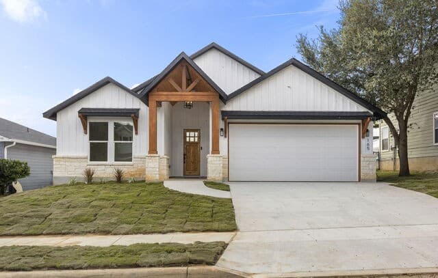 165 Whitewing Way