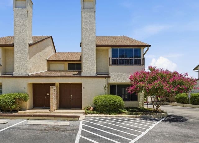 7123 Thrush View Lane Unit 32, San Antonio, TX 78209