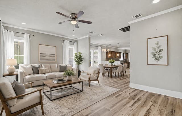 1629 W Woodlawn
