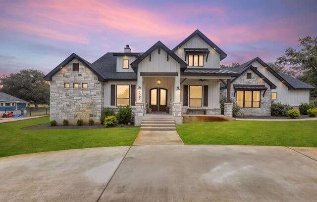 121 N Tranquility Dr