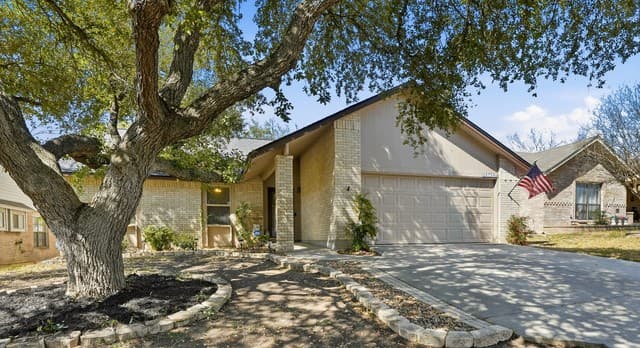 3729 Hunters Glen