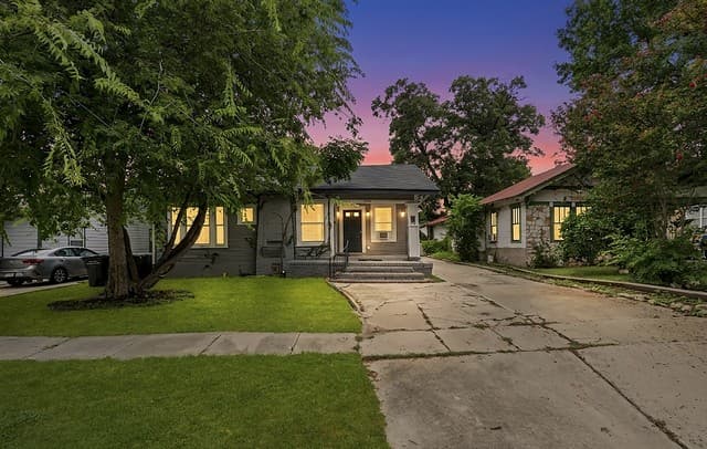 1311 W French Pl