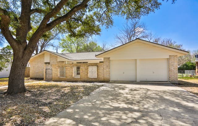 131 Creekside Dr