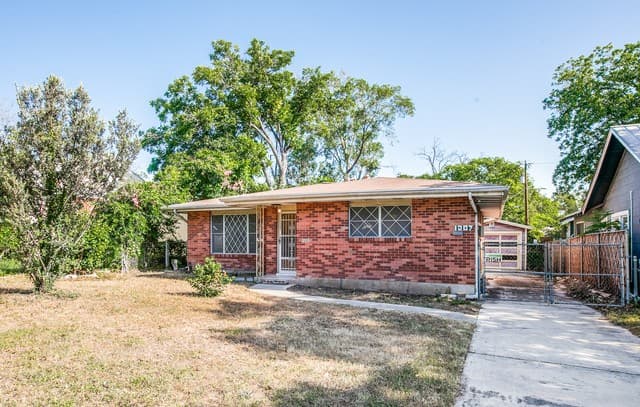 1207 Hammond Ave