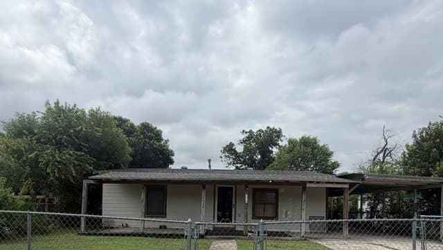 1210 W Gerald Ave