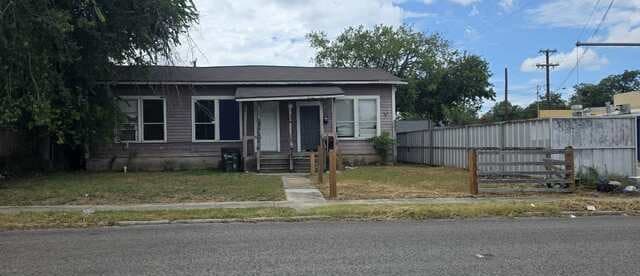 1310 Steves Ave