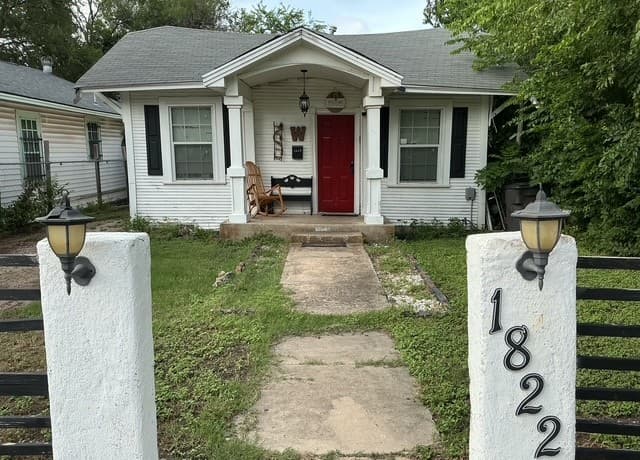 1822 W Woodlawn Ave