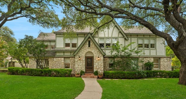 137 Park Dr