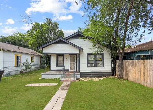 2407 San Fernando