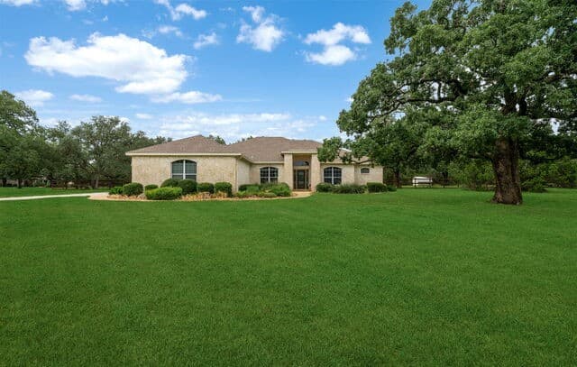 7261 Keeneland Dr