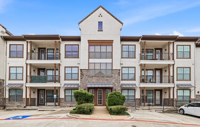 7342 Oak Manor Unit 1308