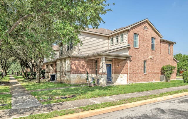 2502 Grayson Cir