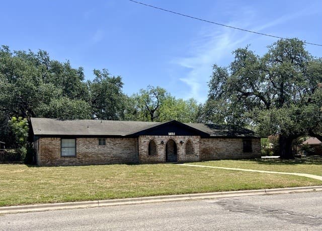 215 Lantana Ln