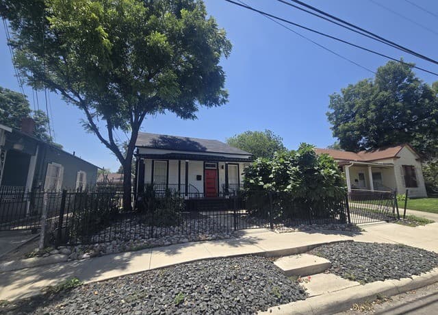 1118 Nolan St