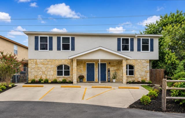 6735 Brothers Ln
