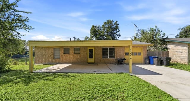 122 W Hutchins Pl, San Antonio, TX 78221