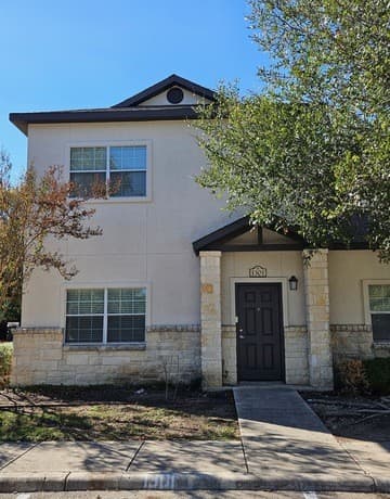 1000 Diamond Dr - Units 1301-1304