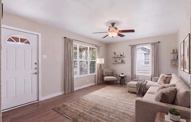 435 W Baylor