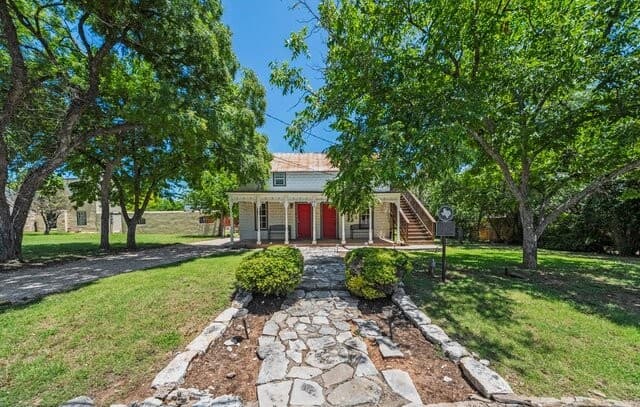 418 W Austin
