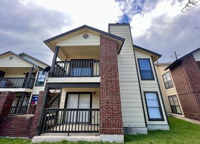 810 Station St Unit 4