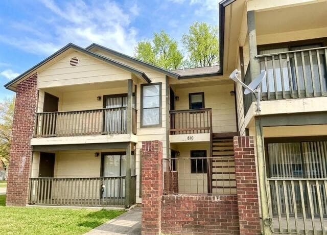 810 Station St Unit 2