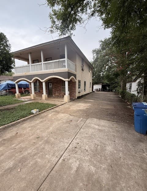 535 E Edmonds Ave
