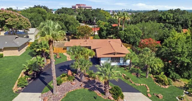 6818 Moss Oak Dr