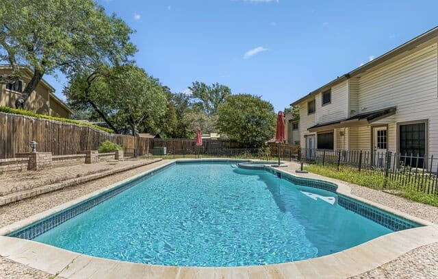 15222 Oak Spring St
