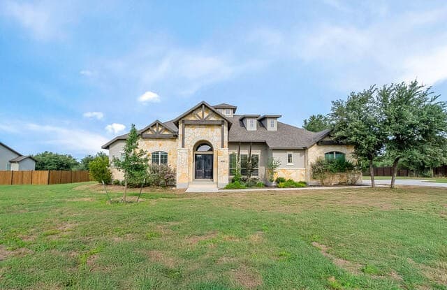 558 James Way