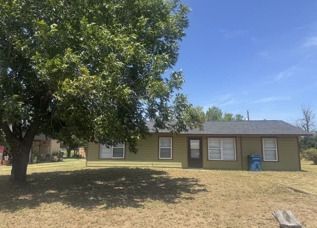 1713 S Pecan