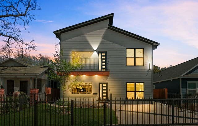 117 Carle Ave