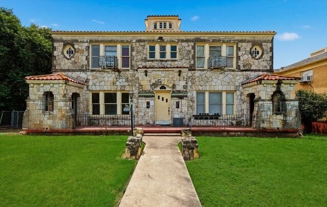 412 Club Dr Unit 1