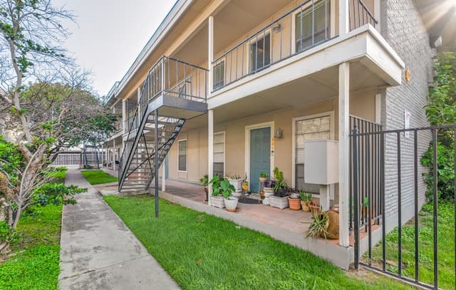 255 E Rampart Dr Unit 401