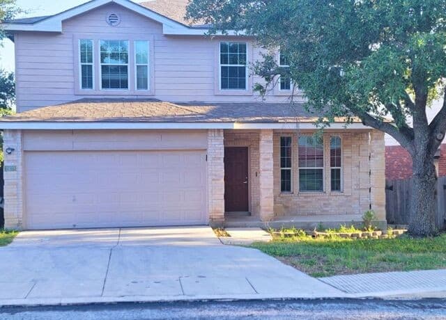 2438 Encino Cedros