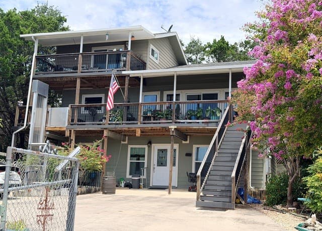 1135 Lakebreeze Dr