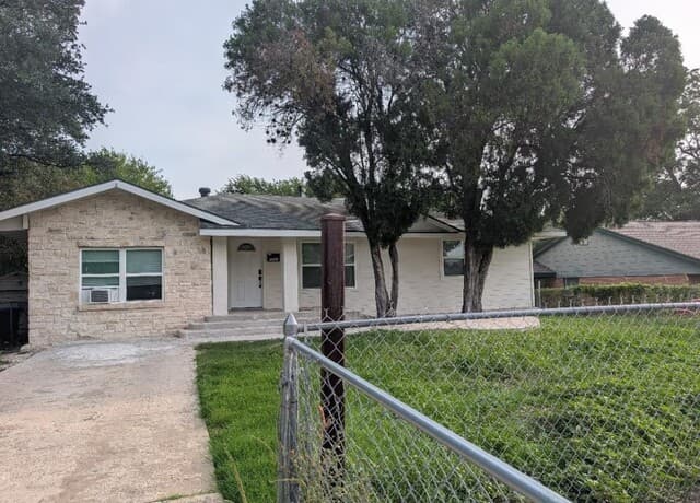 111 Morningview Dr