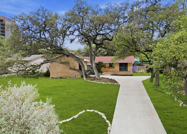 8615 Norwich Drive