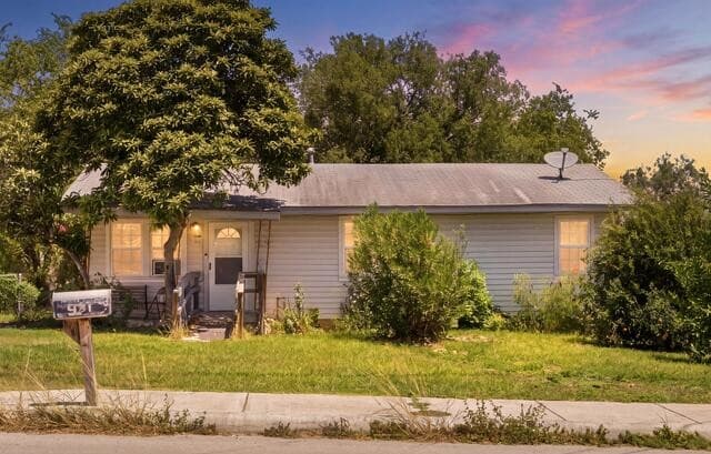 431 W Petaluma Blvd