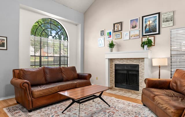 1114 Oak Path